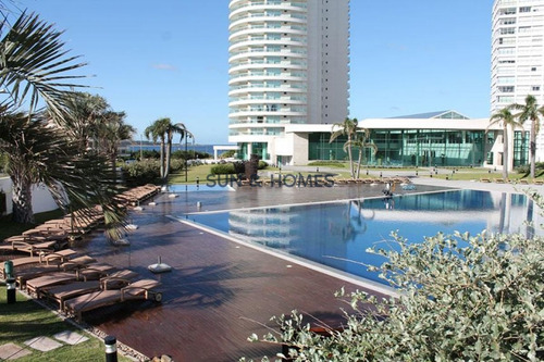 Imagen 19 de 20 de Frente Al Mar, Espectacular Apartamento Esquinero Disponible A La Venta Con Divinas Vistas Panorámicas A Los Atardeceres De La Mansa Y Punta Ballena.