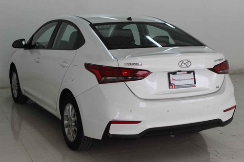 Imagen 3 de 14 de Hyundai Accent 2018 4 Cilindros