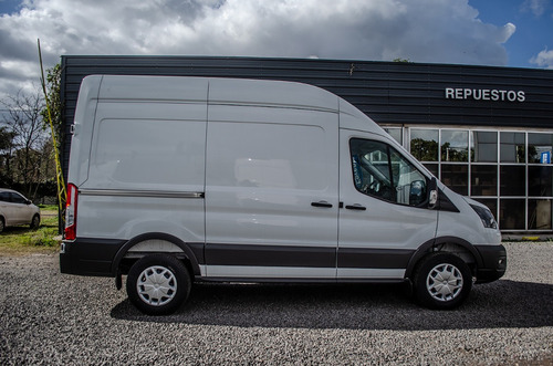 Ford Transit 2.2 Furgon Largo 350l