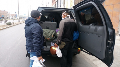 Alquiler De Camionetas,autos Y Ven Para Empresas