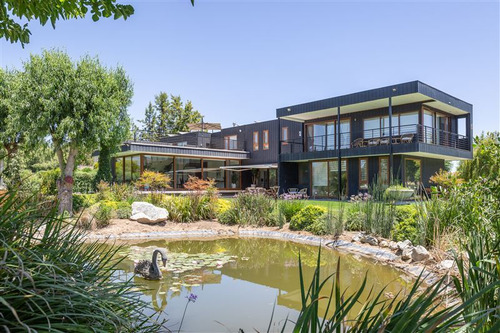 Moderna Casa En Gran Terreno En María Pinto