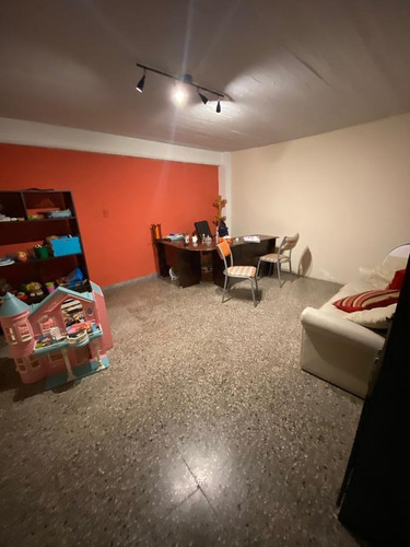 Imagen 2 de 18 de Local - Bernal Oeste