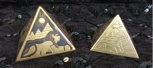 Piramides De Bronce Decoradas  Con Imagenes De Egipto,(juego