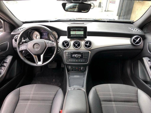 Imagem 4 de 7 de Mercedes-benz Gla 200 1.6 Cgi Advance 16v Turbo Gasolina 4p