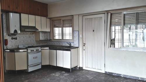 Nuevo Precio - Depto P.a. De 4 Amb C/ Cochera Y Patio