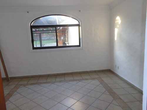 Casa En Renta Fraccionamiento Privado, En Lomas De Atzingo, Cuernavaca