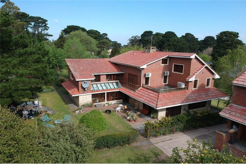 Casa / Hostal En Venta Sierra De Los Padres 11amb.