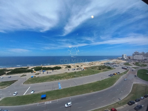 Imagen 3 de 13 de Oportunidad En Venta En Primera Linea Al Mar. Reciclado. Un Dormitorio Y Medio. - Punta Del Este Brava
