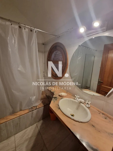 Vende Espectacular Casa En Beverly Hills - Punta Del Este De 2 Plantas Con Piscina, Parrillero