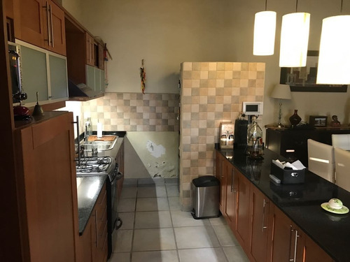 Imagen 4 de 11 de Casa Con Oficina Y Depto De Servicio