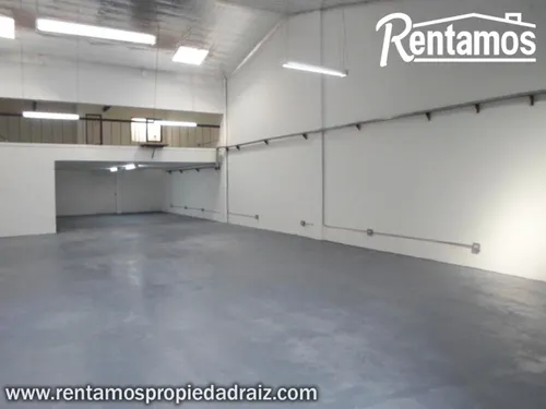 Bodega En Venta En Estación Exposiciones. Cod V11201