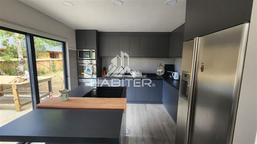 Imagen 6 de 16 de Casa En Venta De 4 Dorm. En Pucón