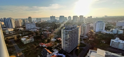 Venta Departamento 1 Dormitorio, Excelente Torre, Piso Alto Con Todos Los Servicios, Punta Del Este