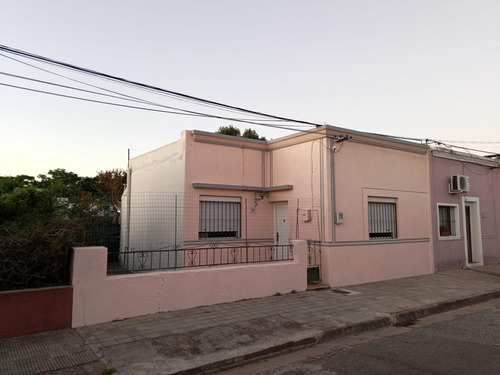 Venta Casa 2 Dormitorios En Santa Lucia - Canelones