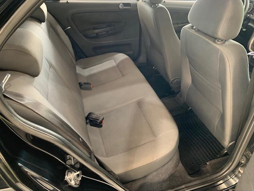 Volkswagen Voyage Voyage 1.0 Completo - 2015 - Preto - Impec