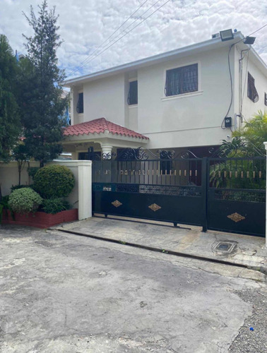 Venta De Casa De 2 Niveles En Alma Rosa 1 Santo Domingo