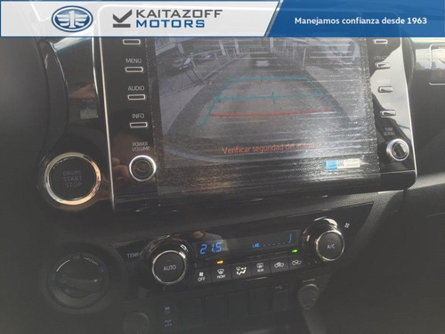 Imagen 10 de 15 de Toyota Hilux Srv 4x2 2022 0km