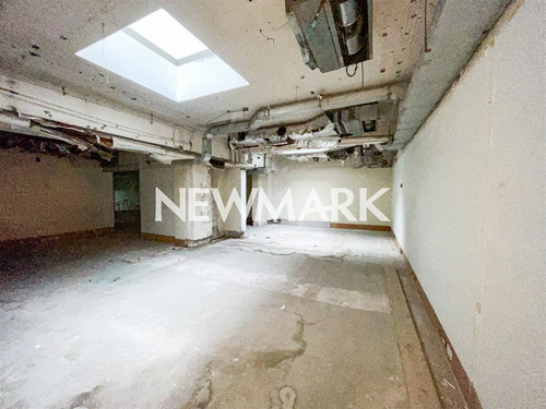 Local Comercial En Arriendo En Iconico Edificio