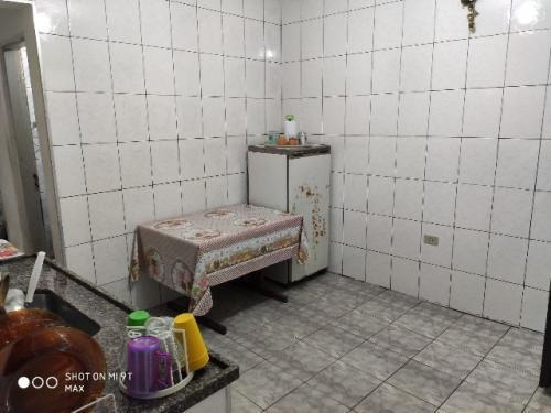Edícula Com 1 Quarto E Varanda, Com Escritura, Na Praia.