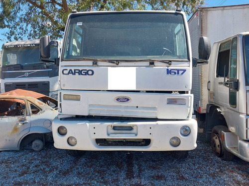 Sucata Ford Cargo 1617 2001 2002 (venda De Peças)