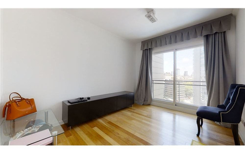 Venta 3 Amb C/dep Y Cochera Chateau Puerto Madero