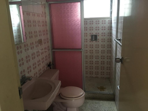 Imagen 8 de 11 de Se Vende Apartamento En La Mejor Zona De Los Teques, Edificio Los Robles. 0414-8457924.