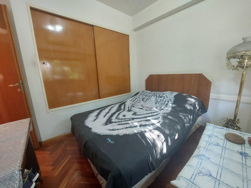 Hermoso Triplex En Caballito Con Cochera