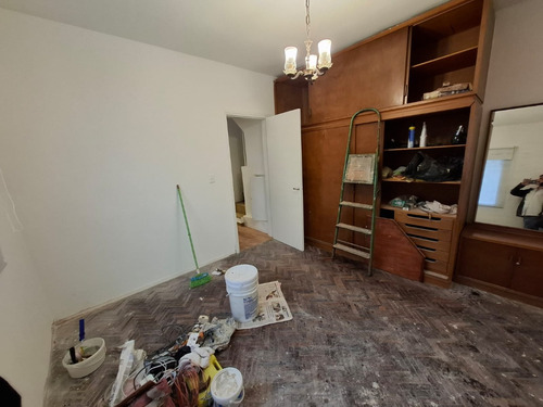 Reservada!! Linda Casa Reciclada, Luminosa Con Generosos Espacios , Amplia Terraza Transitable Y Jardín.