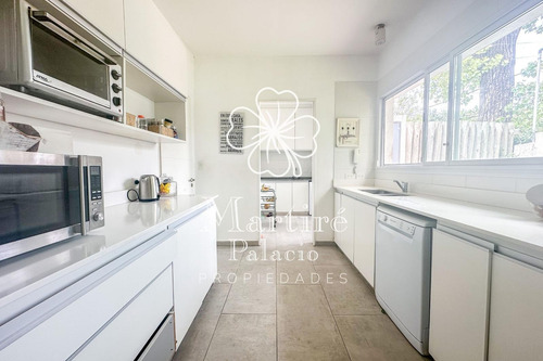 Casa En Venta. Barrio Los Nogales. Villa De Mayo