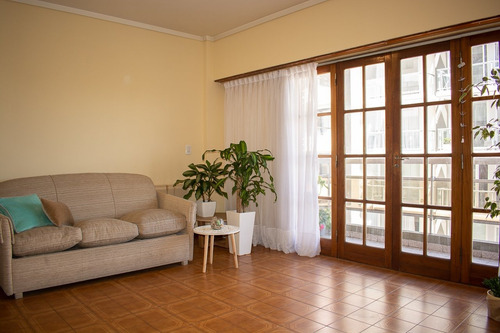 Imagen 2 de 17 de 4 Ambientes Con Dependencia. Plaza Mitre.