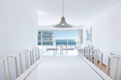 Apartamento En Venta En Playa Mansa De 3 Dormitorios + Dependencia - Torre Jefferson - Complejo Lincoln Center