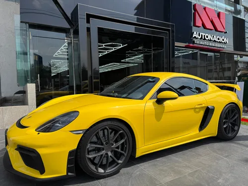 Porsche Gt4 Amarillo 2020