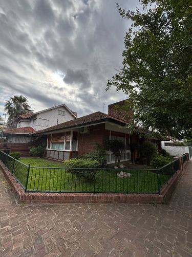 Excelente Chalet 3 Ambientes Con Cochera En Venta En Quilmes Residencial
