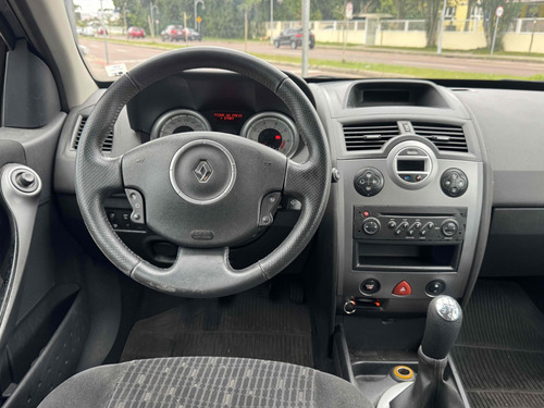 Renault Megane 1.6 DYNAMIQUE 16V FLEX 4P MANUAL