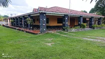 Comprar Hermosa Casa, Con Amplios Y Bellos Espacios Destinados A La Recreacion 23-31300 Eloisa Mejia