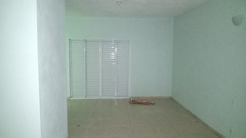 Casa Com 2 Quartos Sala Cozinha Banheiro E Uma Suite