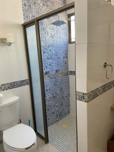 ¡casa Amueblada En Esquina Con Paneles Solares En Las Américas, Mérida!