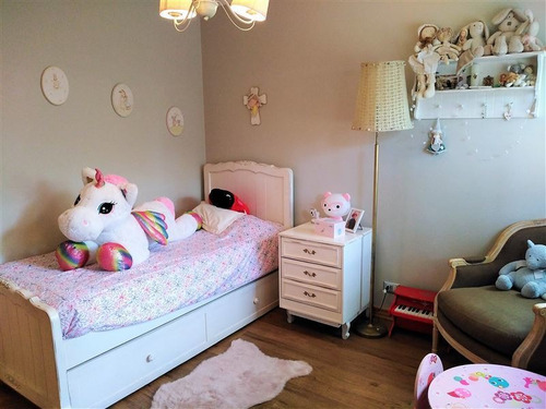 Casa En Venta De 5 Dorm. En Lo Barnechea
