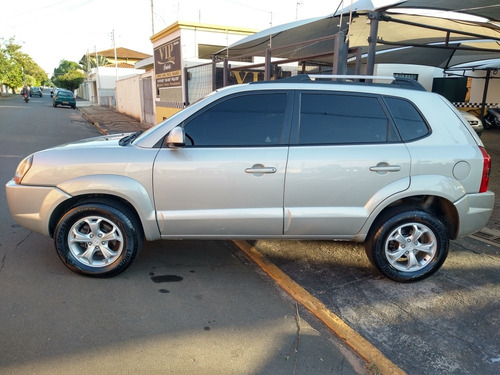 Imagem 3 de 8 de Hyundai Tucson 2012 2.0 Gls 4x2 Aut. 5p