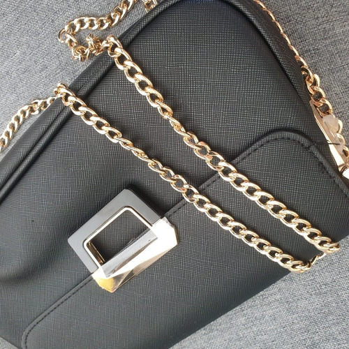 Imagen 2 de 4 de Bolsa De Dama Negra Con Cadena Dorado Oriflame