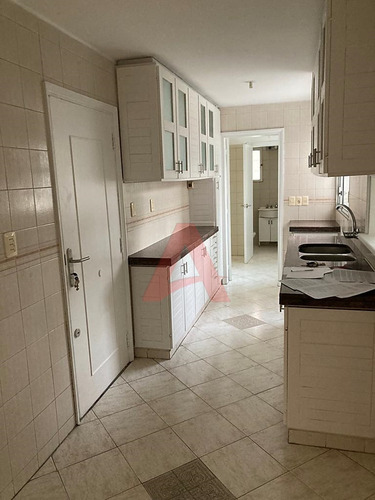 Imagen 5 de 18 de Pocitos Venta Apartamento - 3 Dormitorios Y Servicio - Garaje