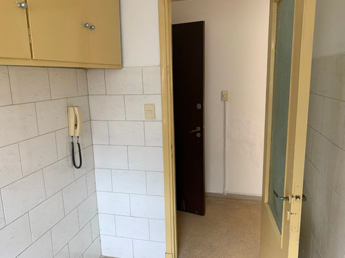 Apartamento Venta 1 Dormitorio Centro 3er Piso Bajos G.c
