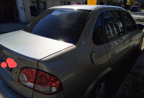 Imagen 2 de 10 de Chevrolet Classic 1.4 Ls Aa+da 2010
