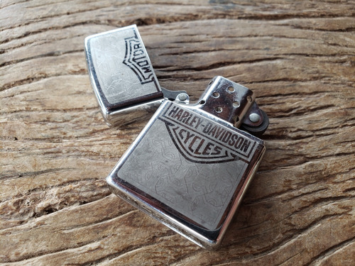 Isqueiro Zippo Harley Davidson Original. (Usado)