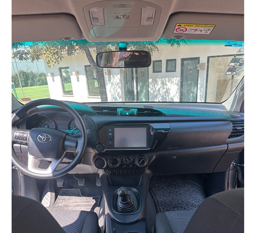 Toyota Hilux 2.7 Cabina Doble Sr Mt