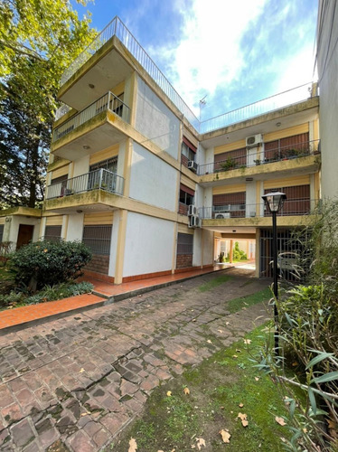 Imagen 1 de 16 de Bouchard 1519 - Departamento De 3 Ambientes Con Gran Jardín Propio