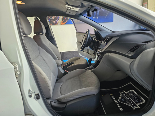 Hyundai Accent I25 1.6 Automático Airbag Full Equipo