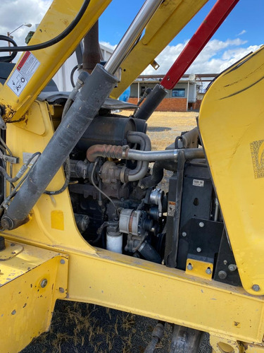 Retroexcavadora New Holland 2014 Mod. B90 4x4 Mexicana