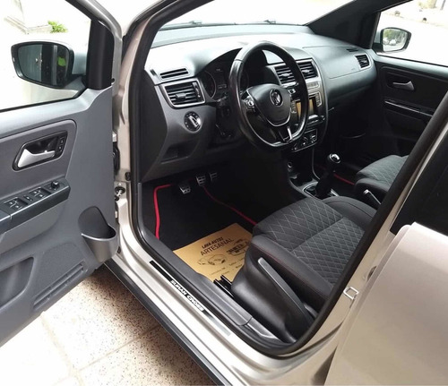 Imagen 7 de 9 de Volkswagen Suran Cross 2016 1.6 Highline Msi 110cv