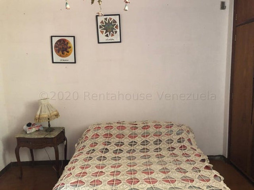 D.a Amplio Townhouse Con Anexo, Condominio Pequeño, Hermosa Piscina, Planta Total 100%, Agua Constante, Urb. Altos De Guataparo, Valencia Carabobo 22-14061